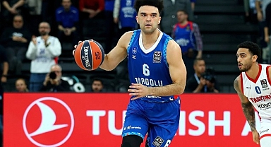 Anadolu Efes Spor Kulübü, Turkish Airlines EuroLeague’in 25. Yılına Özel 90’lar Nostalji Forması ile Parkeye Çıktı