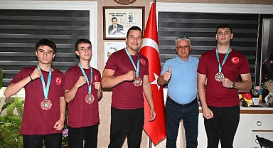 Başarılarını Başkan Topaloğlu ile paylaştılar