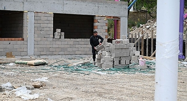 Tekirova pazar yerinde çalışmalar sürüyor
