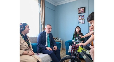 Başkan Büyükakın’dan ev ev bayram mutluluğu