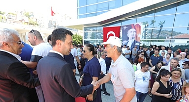 Başkan Önal, personeliyle bayramlaştı “Bu kenti sizlerin emeğiyle güzelleştiriyoruz”