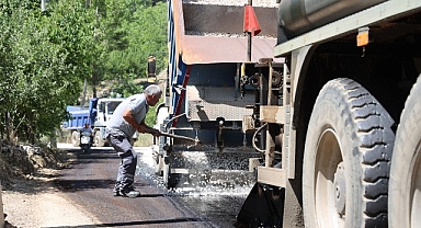 Kaş Beldibi ve Sütleğen Grup Yolu asfaltlanıyor
