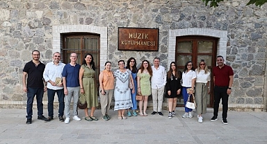 Büyükşehir’in yazarlık atölyesi ‘Anlatılmayan Öyküler’ kitabıyla ilk meyvesini verdi