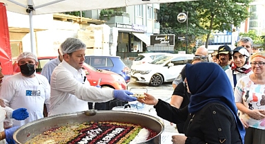 Kadıköy’de 21 mahallede aşure ikramı