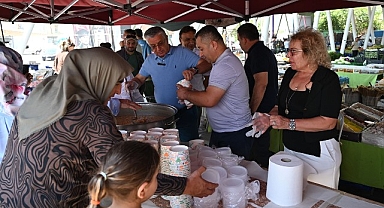 Kemer Belediyesi’nin aşure ikram programı başladı