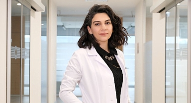 Regl, gebelik, menopoz… Diş etleri bu süreçlerden etkileniyor!